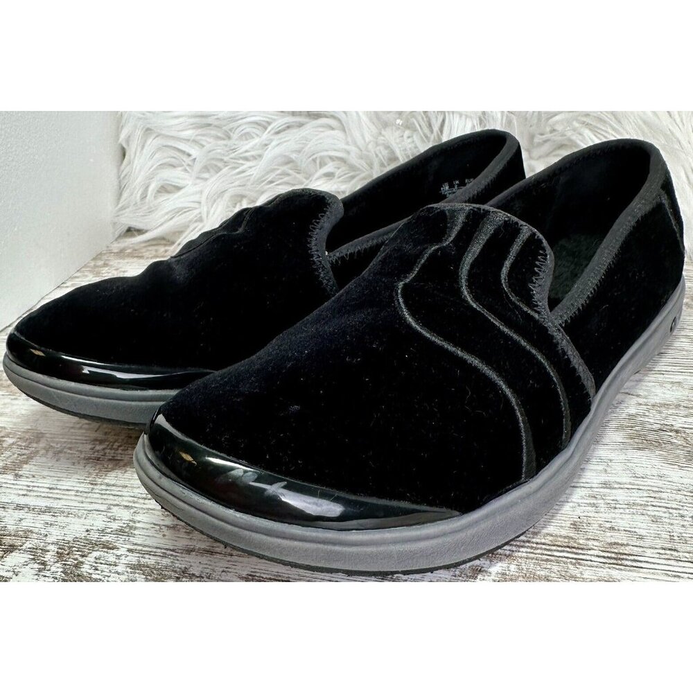 BZEES Shoes Slip On Women’s 11 M Allure Black Fabric Comfort Round Toe Velvet